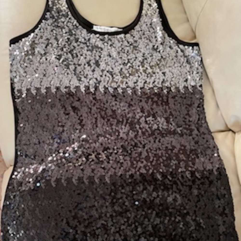 BRAND NEW:  EVENING SLEEVELESS TOP WITH SPARKLES